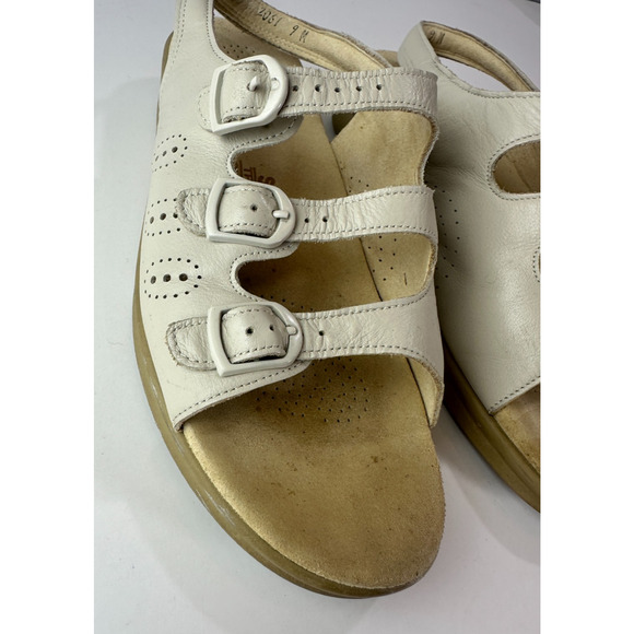SAS Slingback Triple Buckle Leather Sandals Tripad Comfort Flats Beige Size 9M 9 - Picture 3 of 15